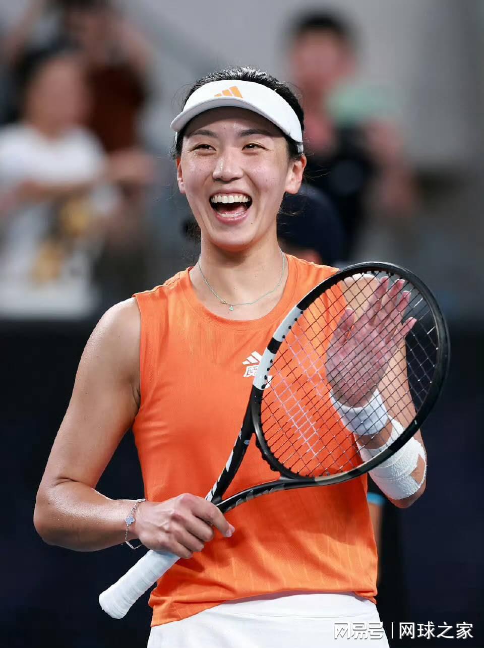 世界杯官方客户端-澳网单打十六强决出：王欣瑜创纪录，梅总鏖战小钱！